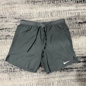 Nike Dri-FIT Flex Stride 5" Lined Running Shorts Smoke Grey Men's Large. NWT